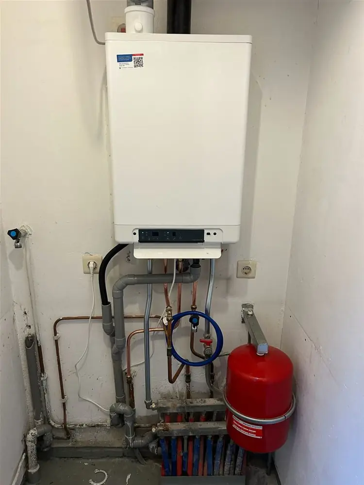 Vloerverwarming verdeler netjes aangesloten