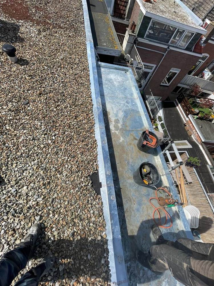 Dakwerk en regenwaterafvoer door degieter