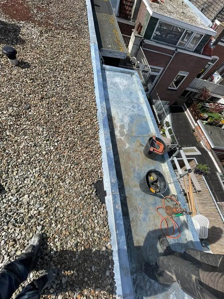 Dakwerk en regenwaterafvoer door degieter